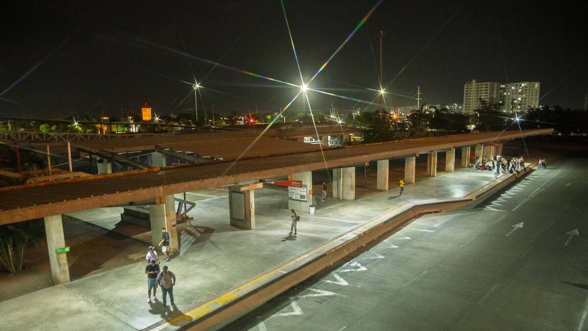 TransCaribe renueva iluminación en Patio Portal: instalaron 48 reflectores