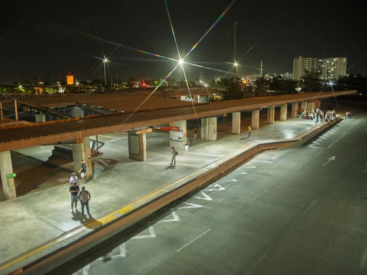 TransCaribe renueva iluminación en Patio Portal: instalaron 48 reflectores