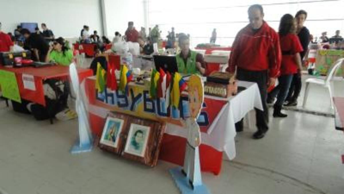 26 febrero. VEX Robotics Competition. El stand de EasyBots, el equipo del Colegio Salesiano de Bucaramanga, uno de los ganadores del evento.