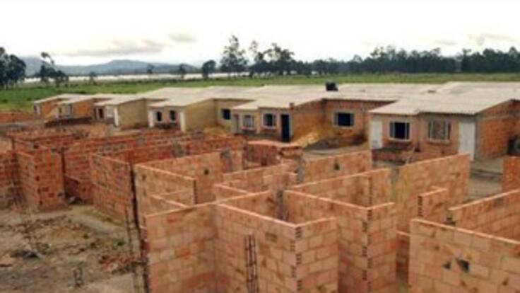 Bogotá aún no radica ningún lote para el proyecto de vivienda gratis: Vargas Lleras