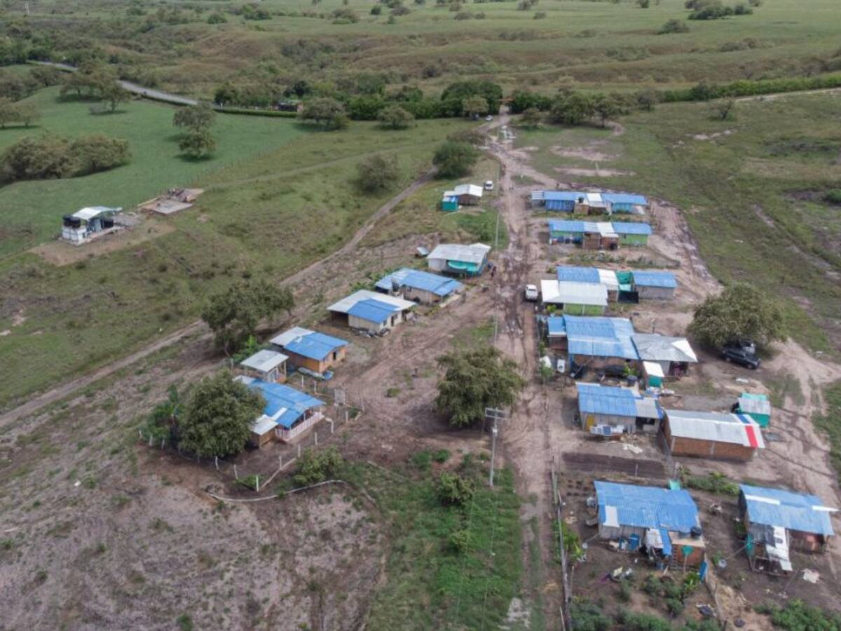 Gobierno entregó predio de 42 hectáreas a 48 excombatientes en Cauca