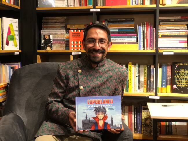 Mauricio Arévalo presenta su cuento "Copoblanco y el espejo mágico"