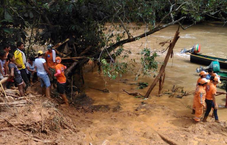 Emergencia por creciente de la quebrada Altamar en Remedios.