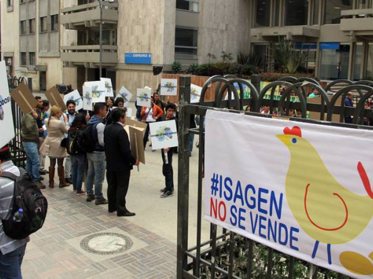 La venta de Isagén con un solo oferente no es democracia: juristas