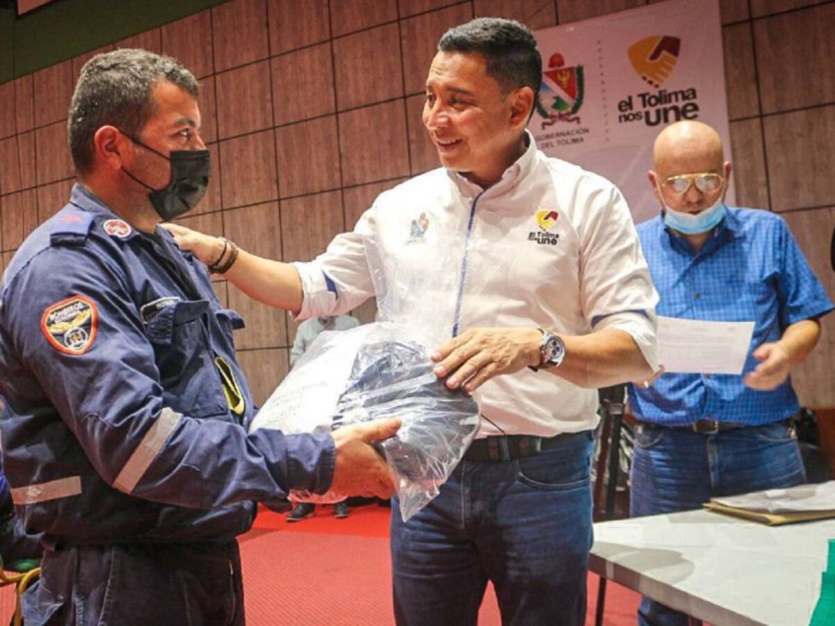 Entregan dotación a Bomberos del Tolima