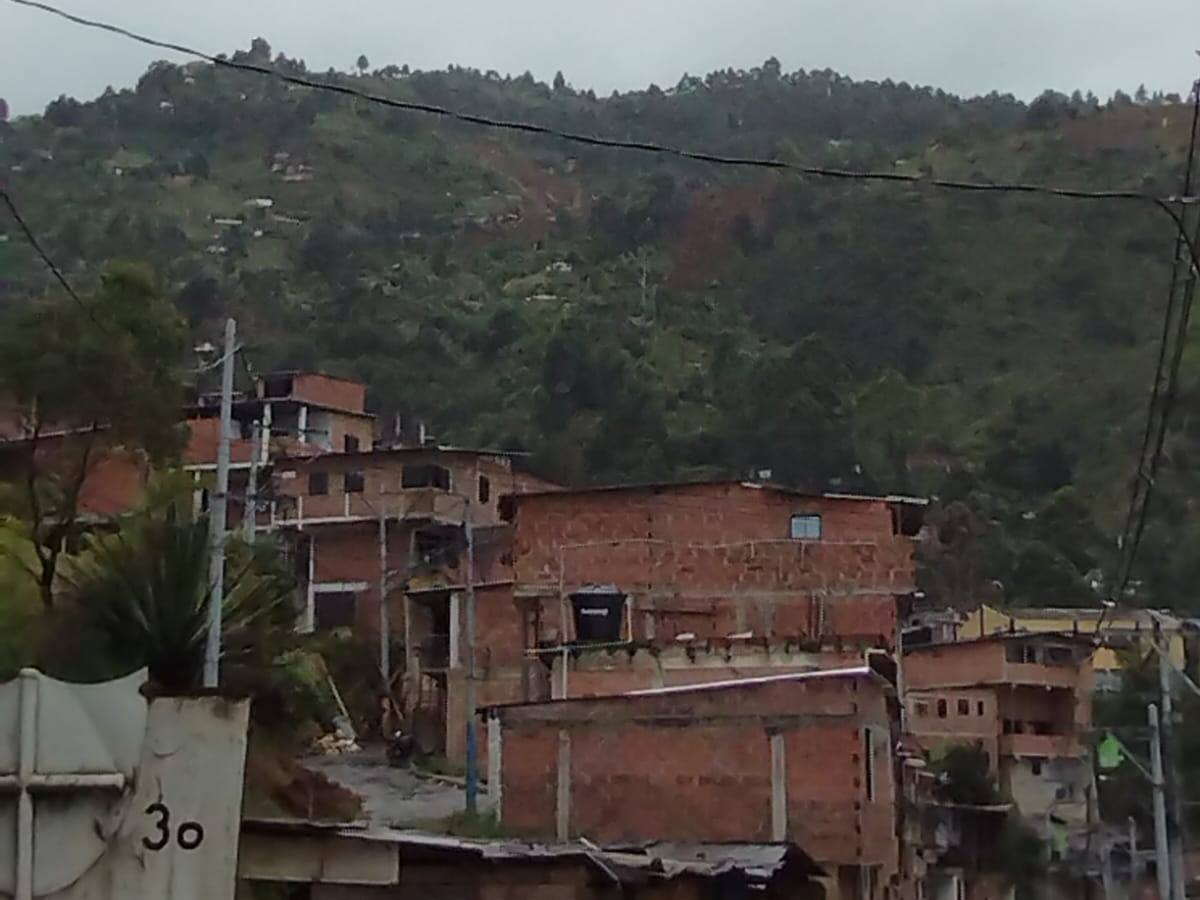 Aumenta a 10 el numero de muertos por deslizamiento en Bello; 15 personas siguen desaparecidas