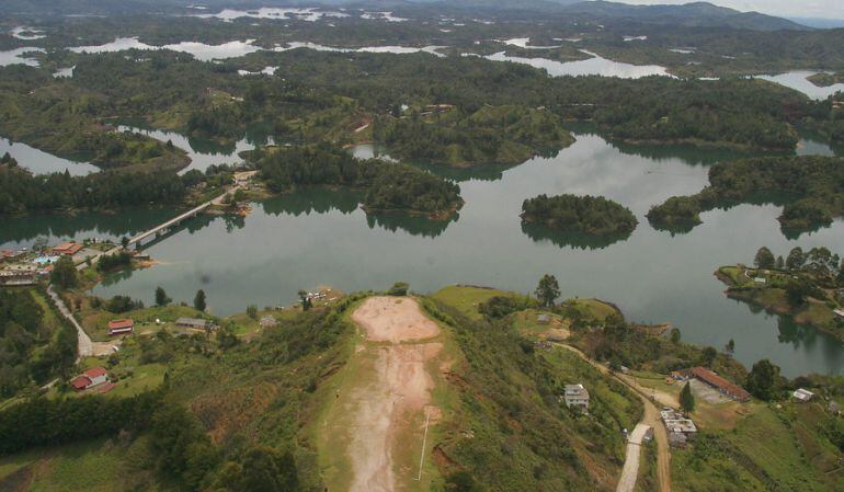 Embalse de la presa de Guatapé en el Oriente de Antioquia.
