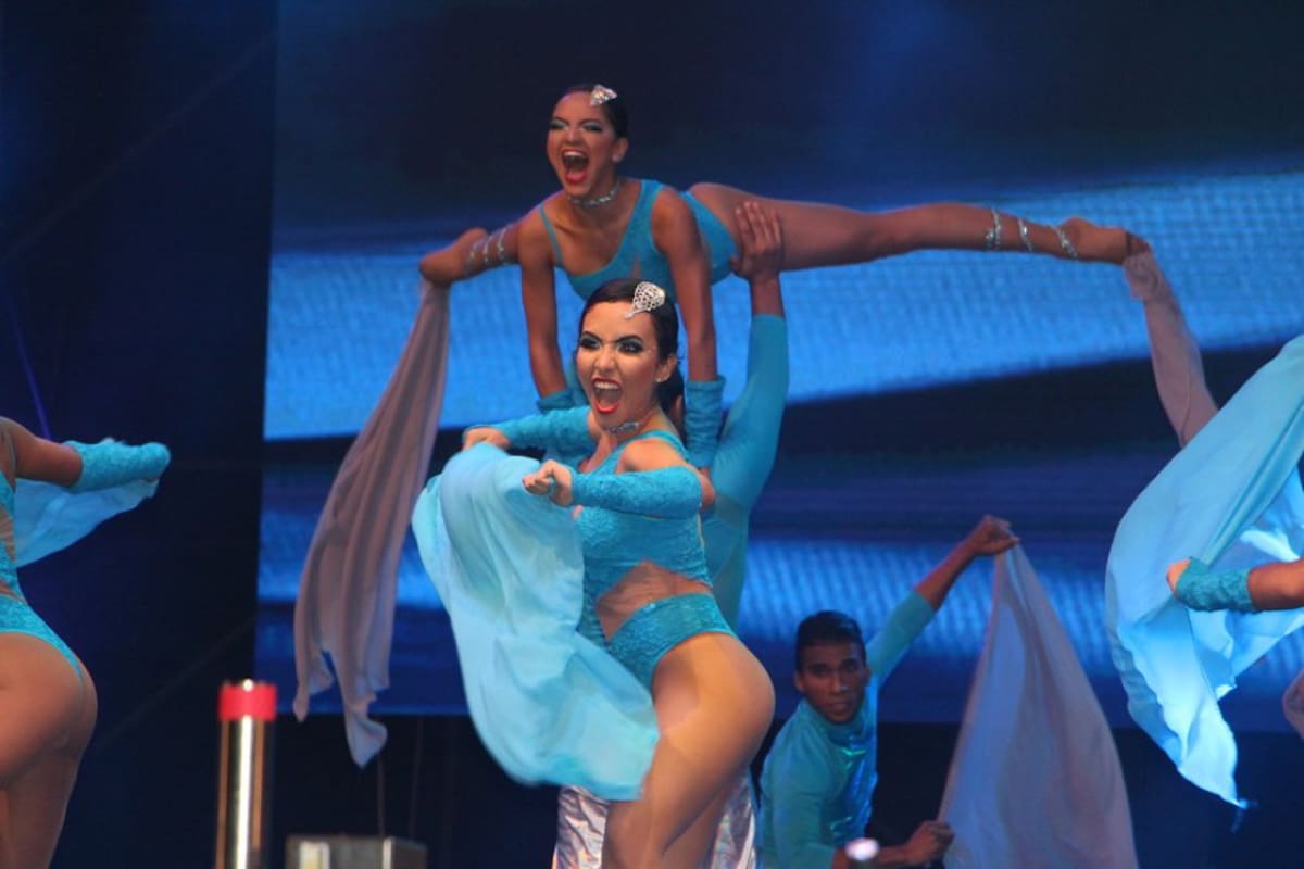 Ante más de 12.000 personas que se dieron cita en la Plaza de la Paz, la soberana fue el hilo conductor en cada una de las cuatro escenas en que fue dividido el espectáculo.