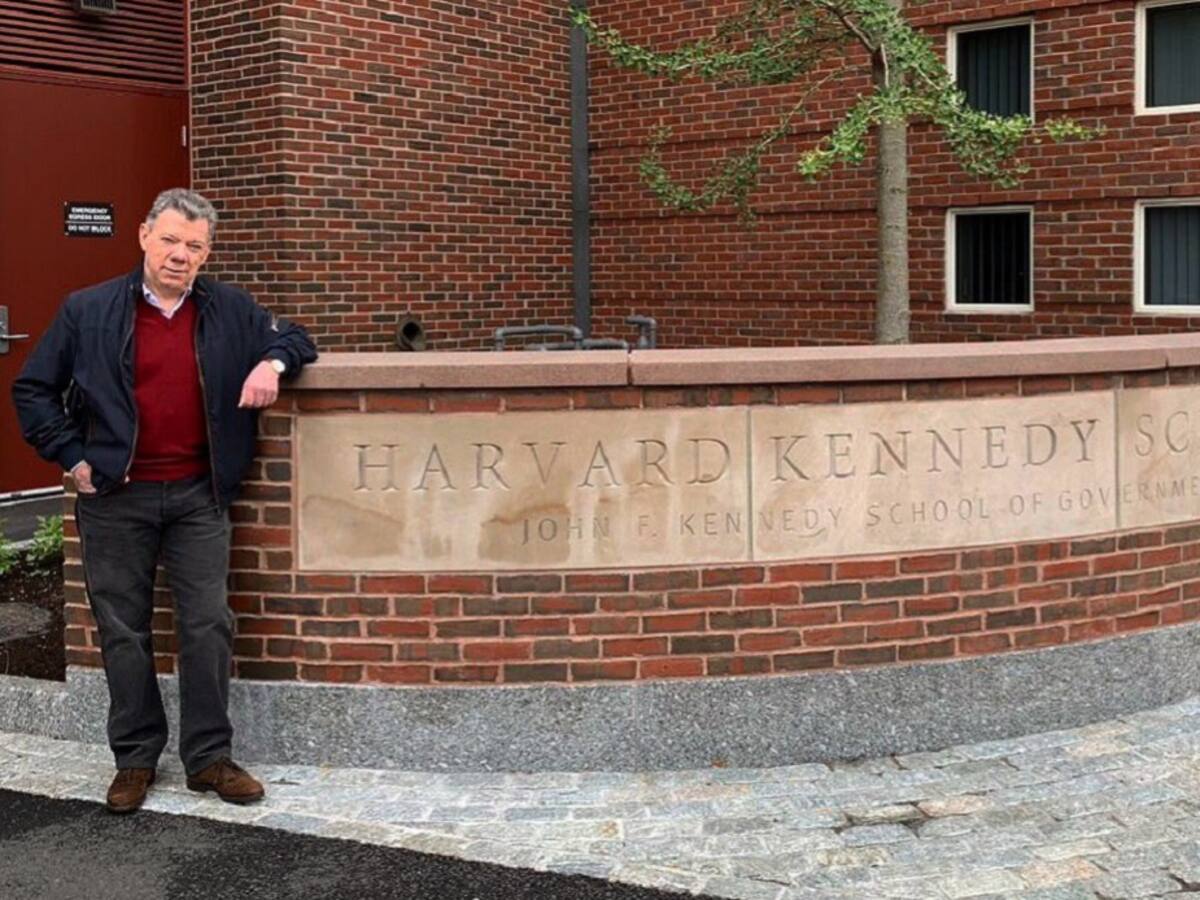 Lamento no haber podido unir a Colombia alrededor de la paz: Santos