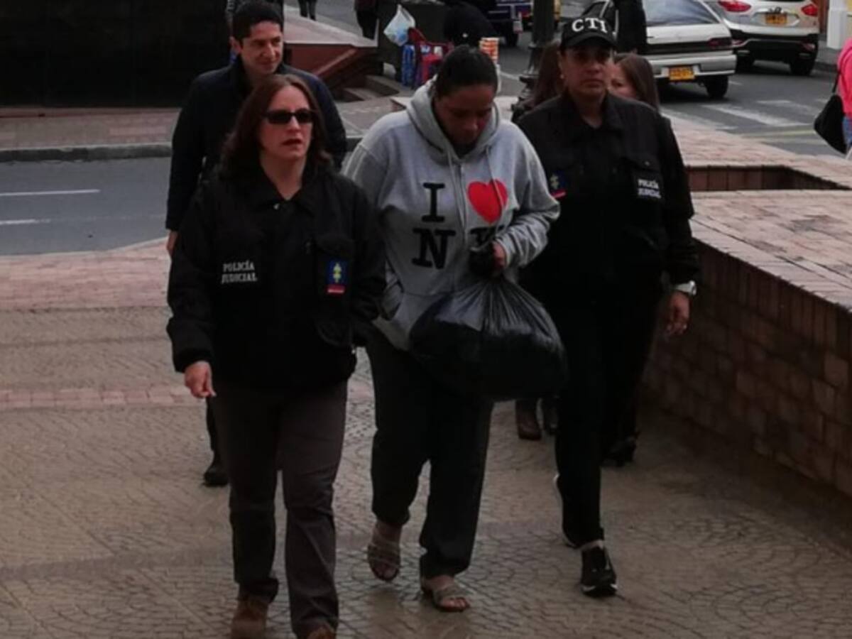 Con huellas dactilares adulteradas mujer pretendía vender un lote ajeno