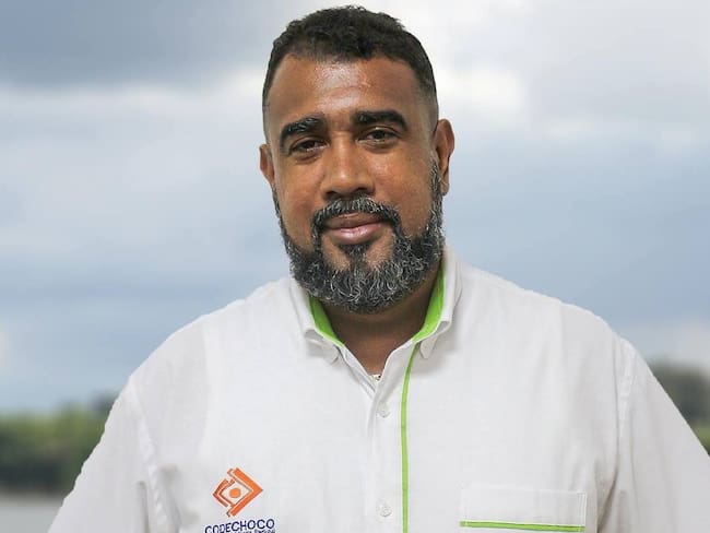 El Ministerio de Ambiente celebra la liberación de Arnold Rincón, director de Codechocó