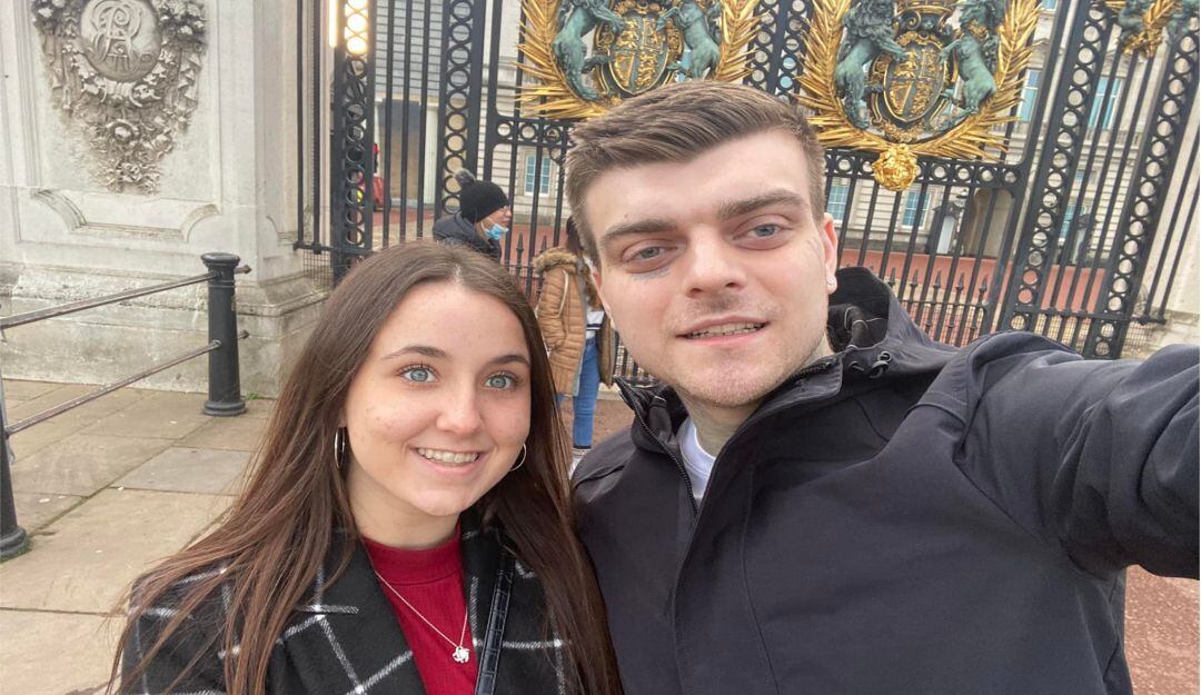 Ashley Wadsworth  junto a Jack Sepple