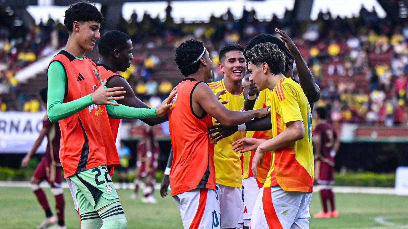 Selección Colombia Sub-17 derrotó 2-1 a Venezuela en un partido amistoso con causa social. Foto: Tomada del perfil de X @FCFSeleccionCol