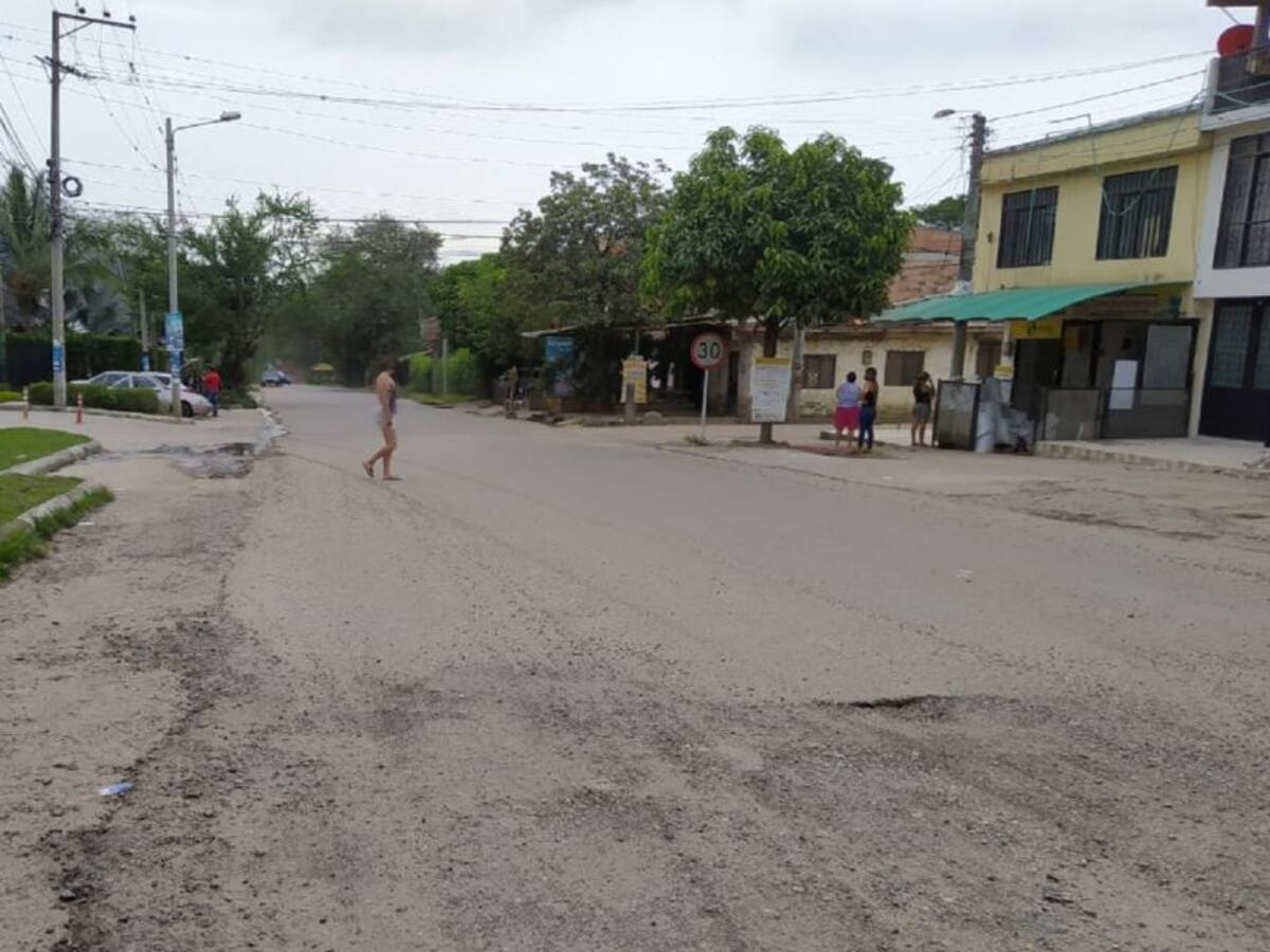 Habitantes de la comuna 7 de Ibagué se quejan de los huecos y los ladrones