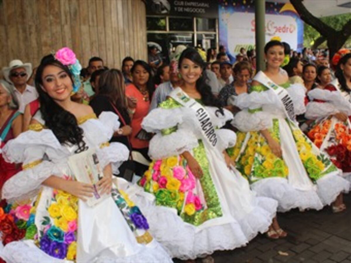A gozar en Neiva con reinas y folclor
