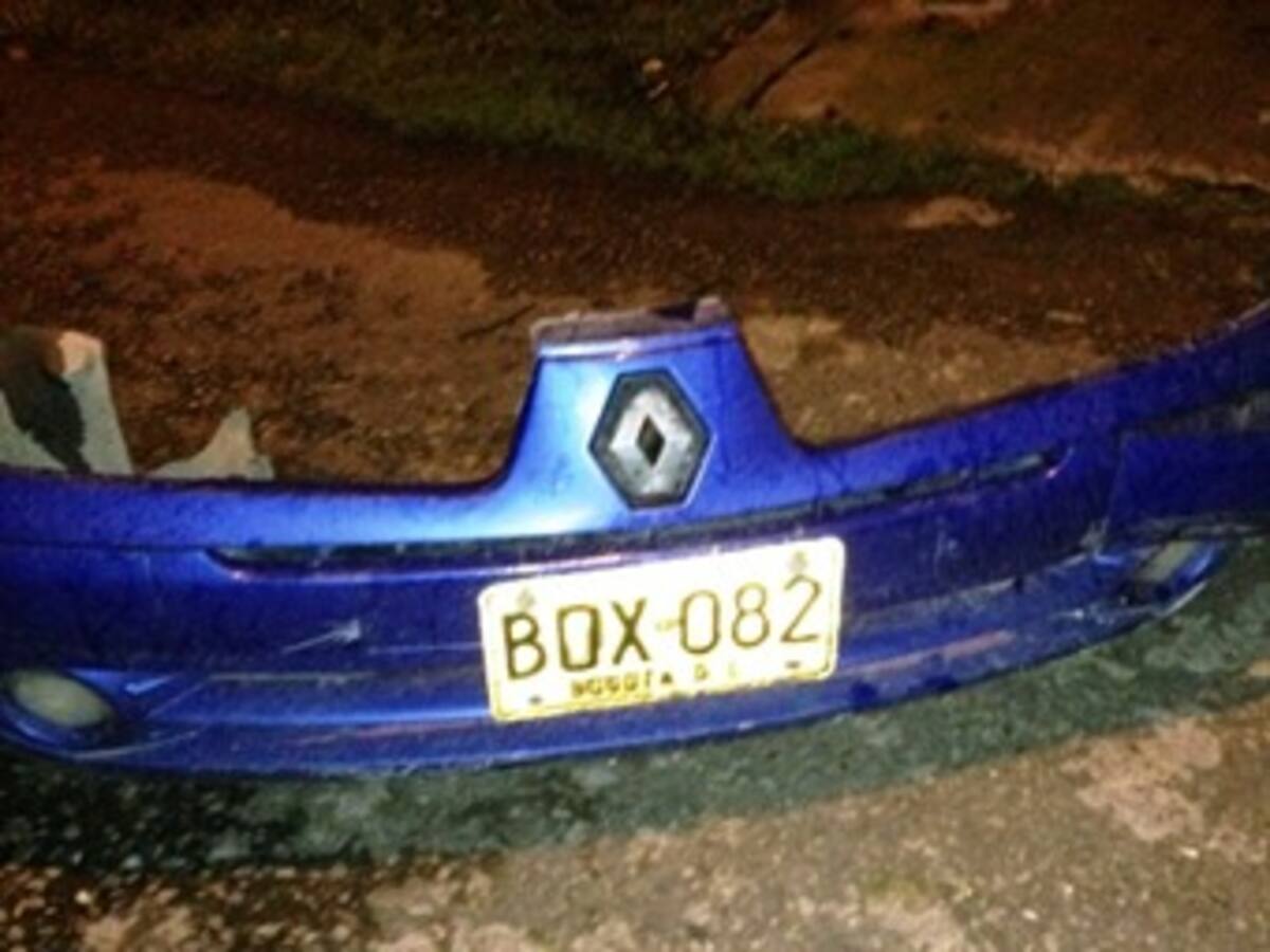 Atropellan a un Policía y al huir olvidaron, en el lugar de los hechos, la placa del carro
