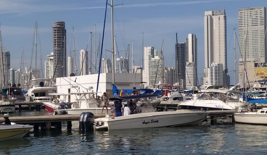 Yates en la bahía de Manga