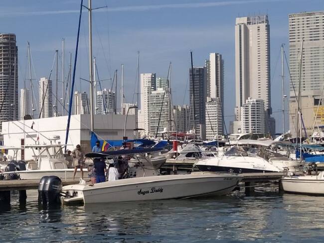 Yates en la bahía de Manga