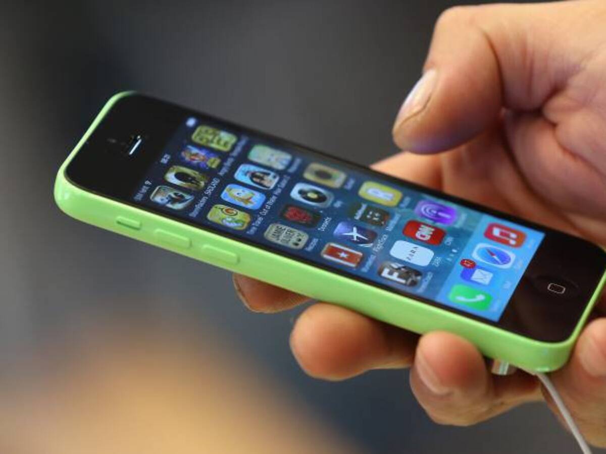 Denuncian monopolio ilegal para venta de celulares