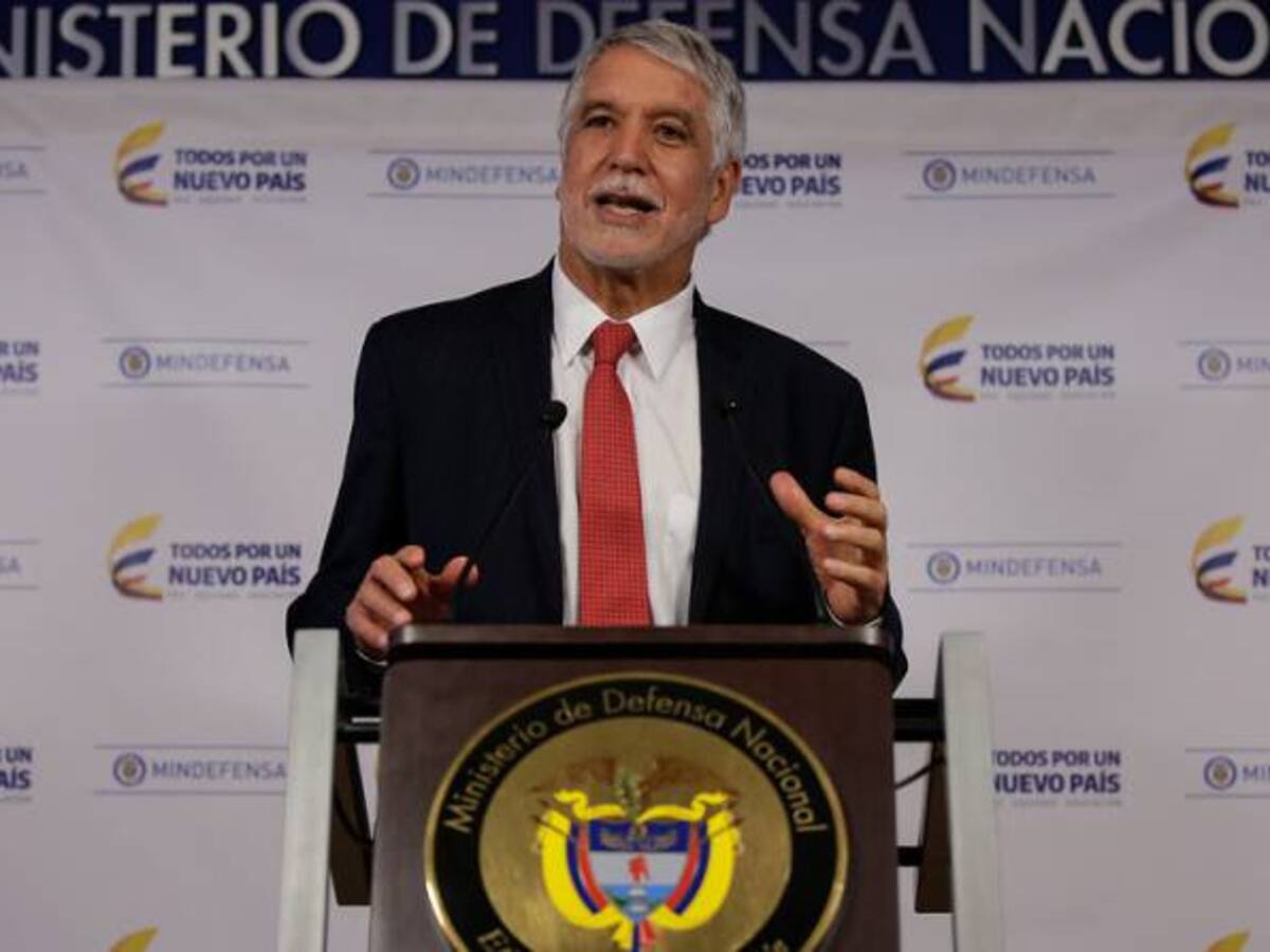 Denuncian al alcalde de Bogotá por prevaricato y falsedad ideológica