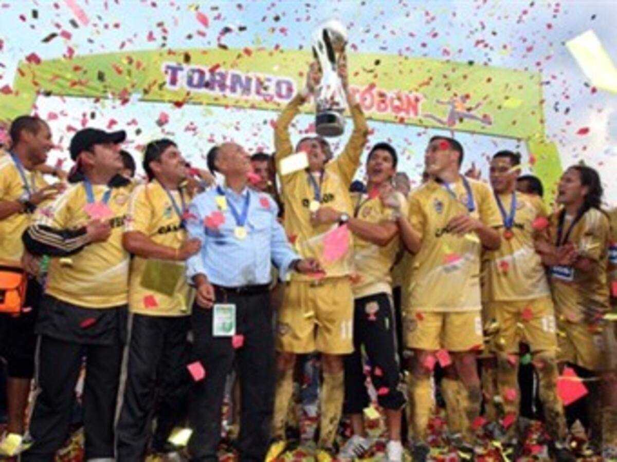Fernando Salazar: "Estoy muy aburrido, pero si resulta un comprador, bienvenido sea"