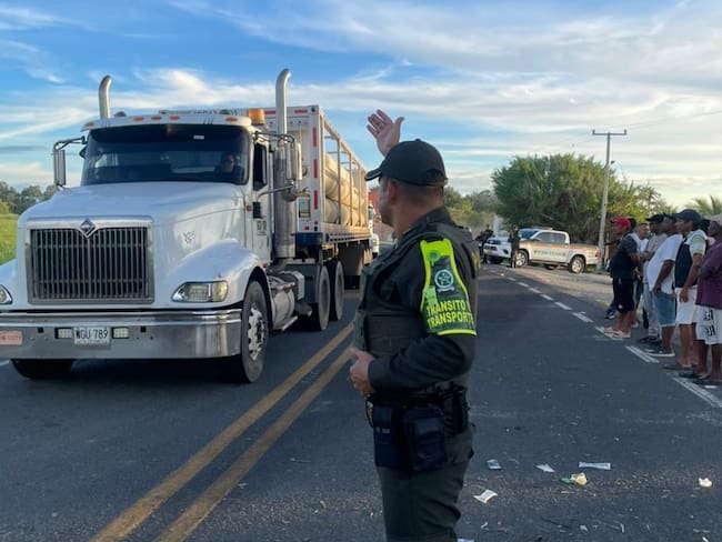 Se restablece la movilidad en la vía Urabá-Montería.