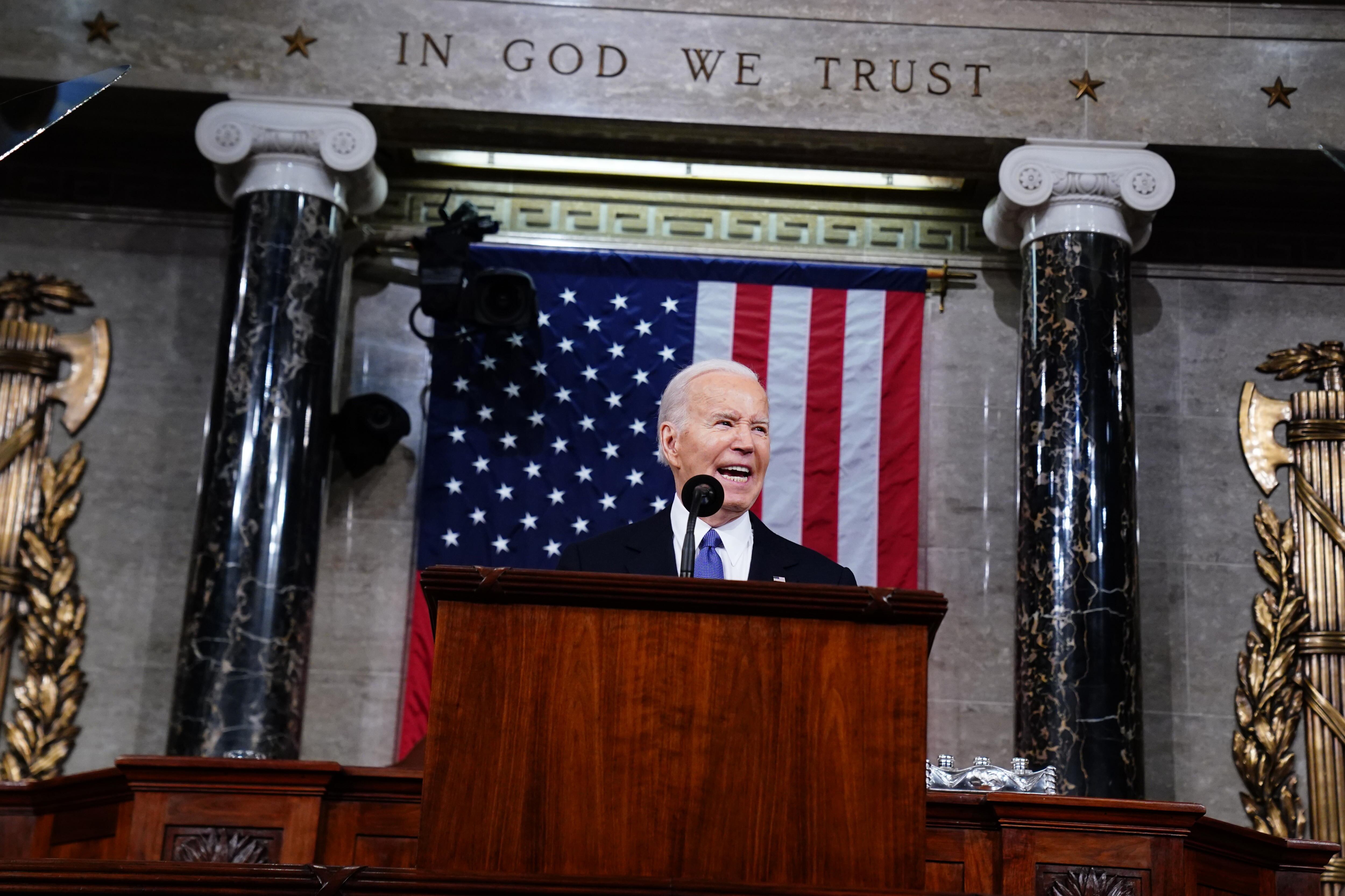 Washington (United States), 08/03/2024.- US President Joe Biden delivers his third State of the Union address in the House Chamber of the US Capitol in Washington, DC, USA, 07 March 2024. EFE/EPA/SHAWN THEW / POOL