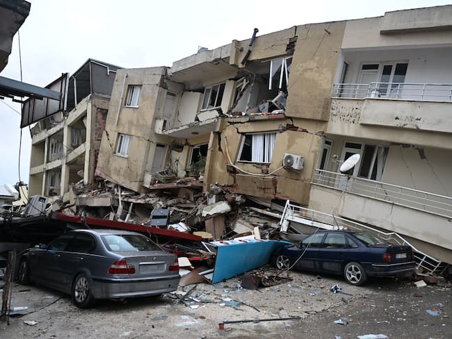 Daños causados por los dos terremotos de magnitud superior a 7,0 en Turquía que también perjudicaron a Siria. 
(Foto: Ercin Erturk/Anadolu Agency via Getty Images)