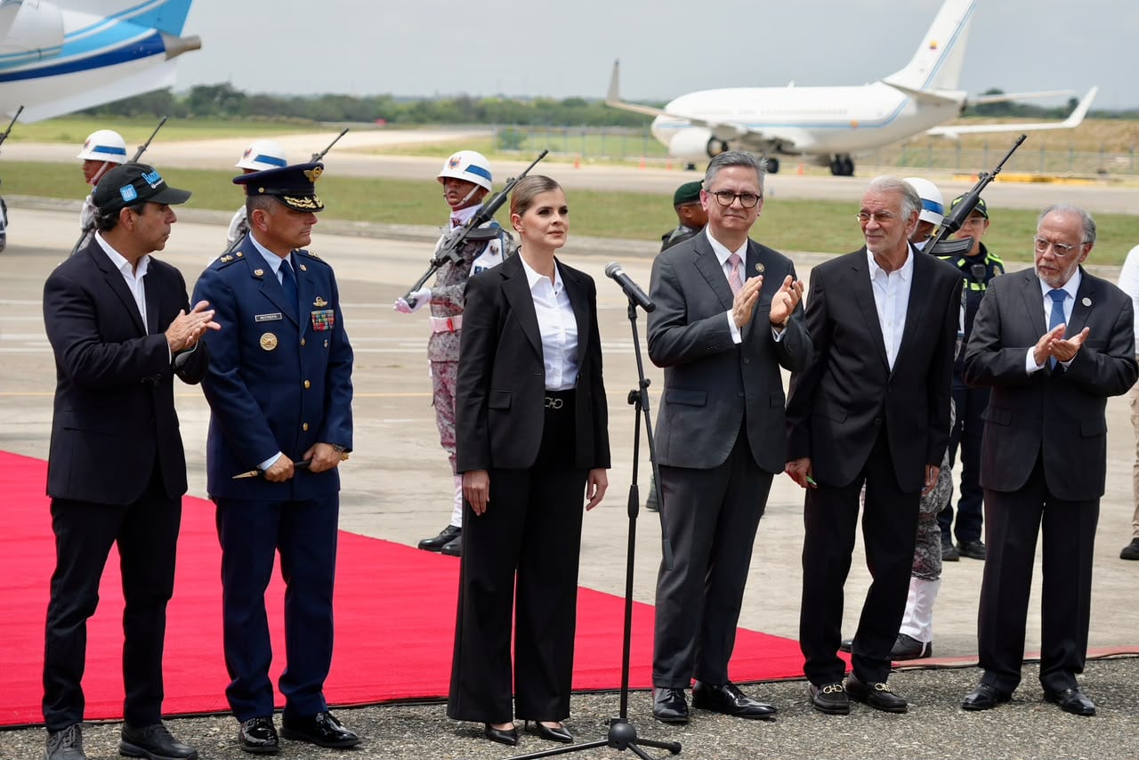 Presidenta de Costa Rica llegó a Colombia: “Somos aliados en erradicar el narcoterrorismo”