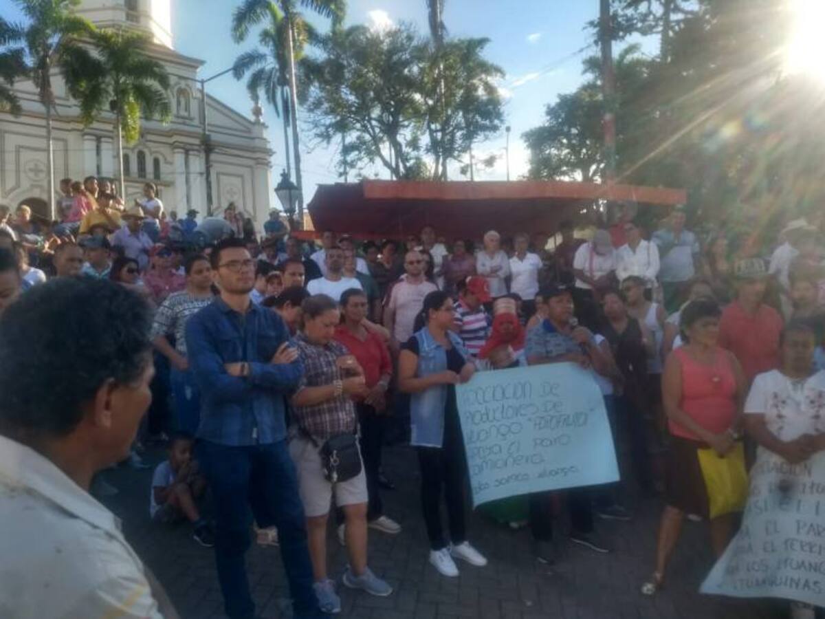 Con una marcha culminó plantón en Ituango