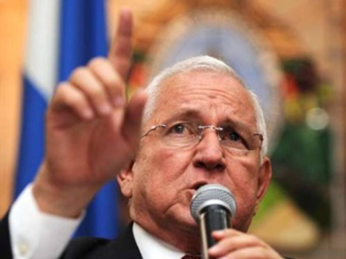 Micheletti revela reunión con el secretario general de la OEA y continúan llamadas al diálogo