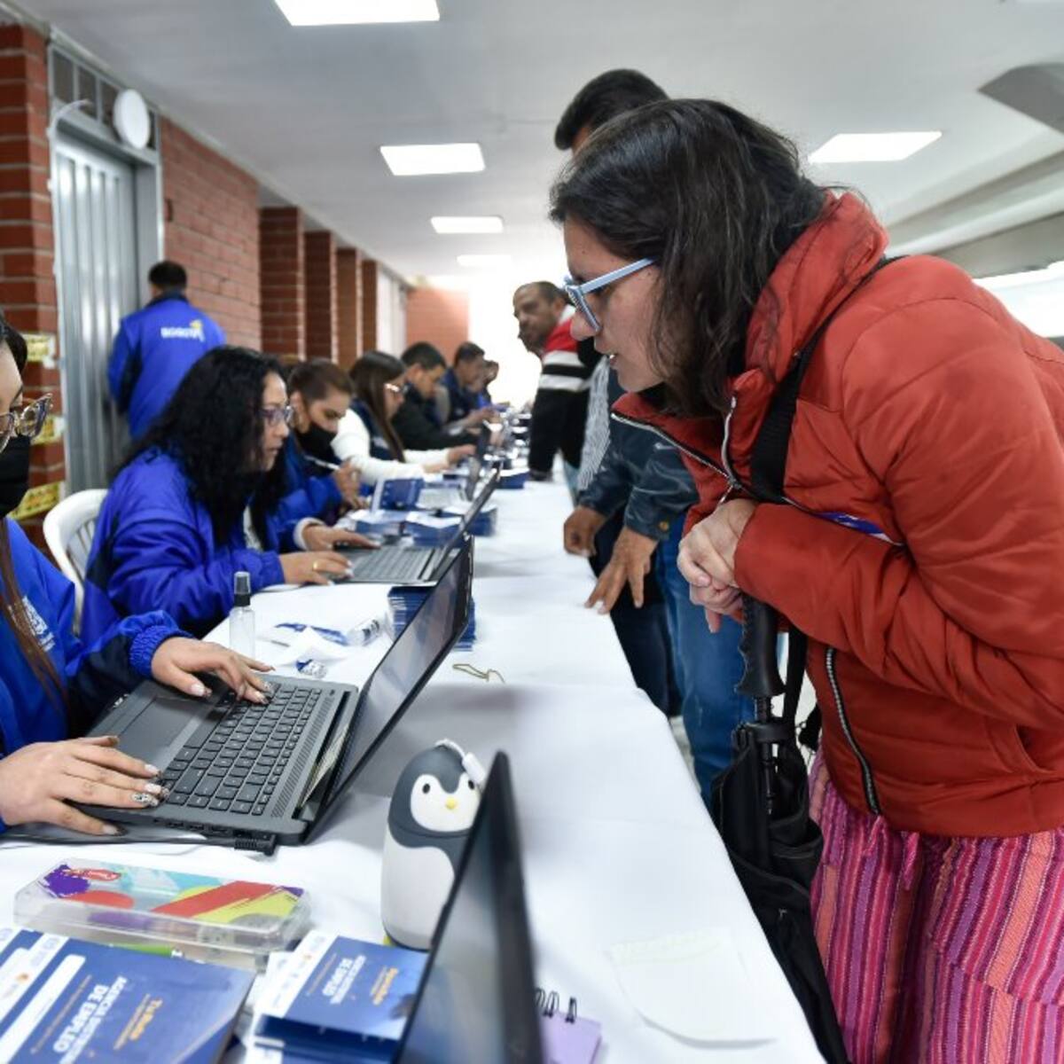 Trabajo sin experiencia en Bogotá: requisitos para aplicar a 700 plazas disponibles