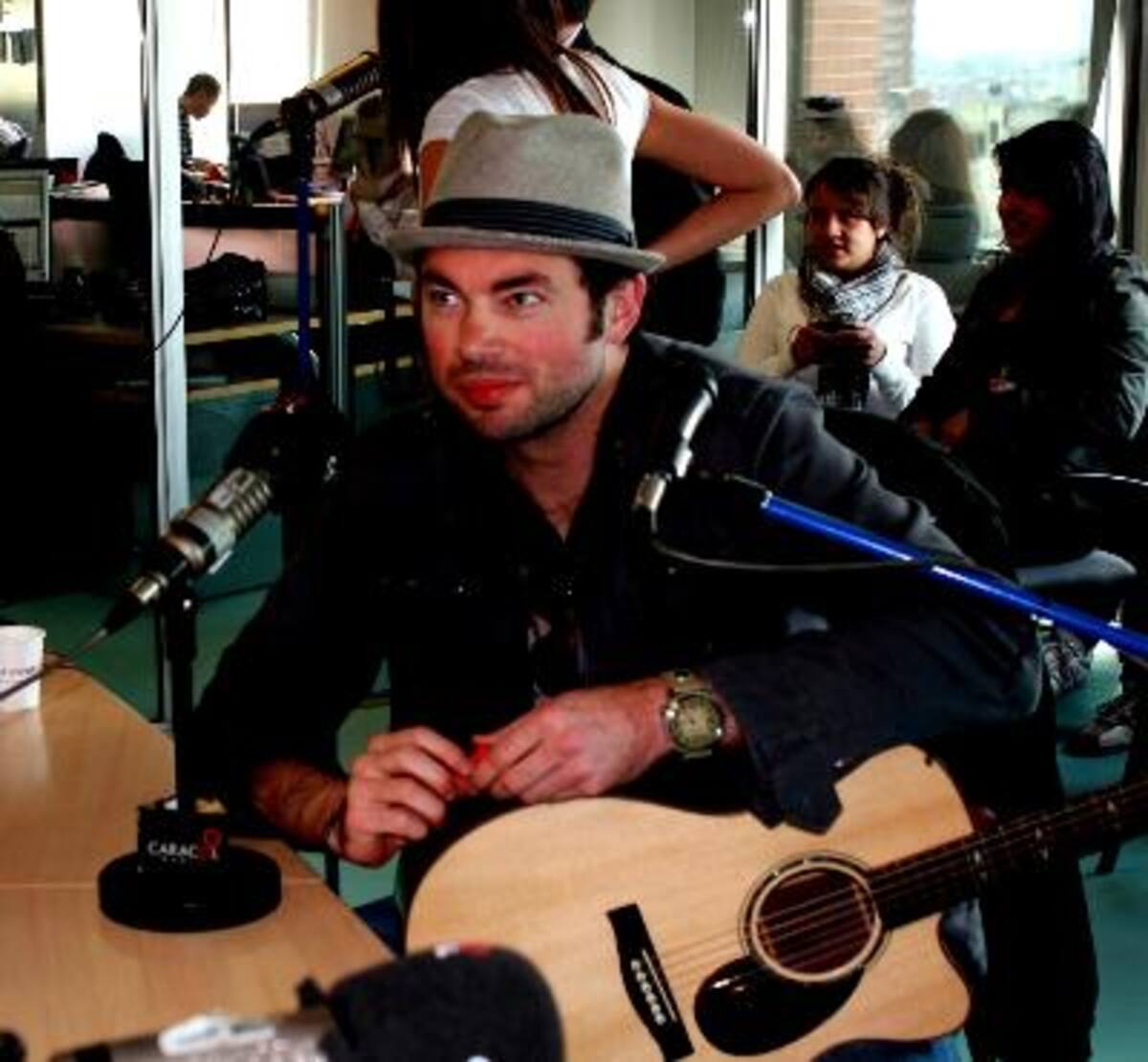 Santiago Cruz, invitado a La Ventana del 11 de abril.