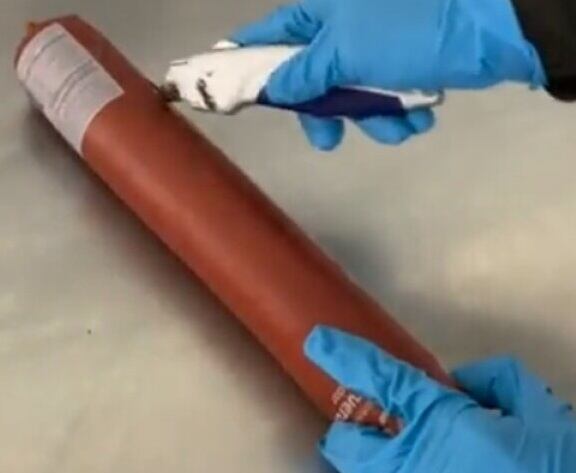 Este fue el embutido hallado en una caja en el aeropuerto de Palmira, con marihuana.