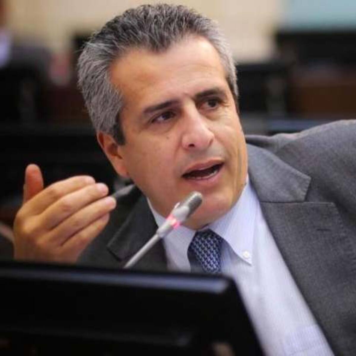 Mininterior confirma que comenzó a tender puentes con presidente del Congreso