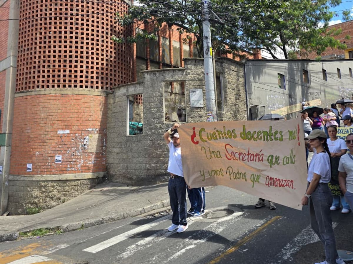 Alcaldía acompaña I.E. San Francisco de Asís tras amenazas a docentes