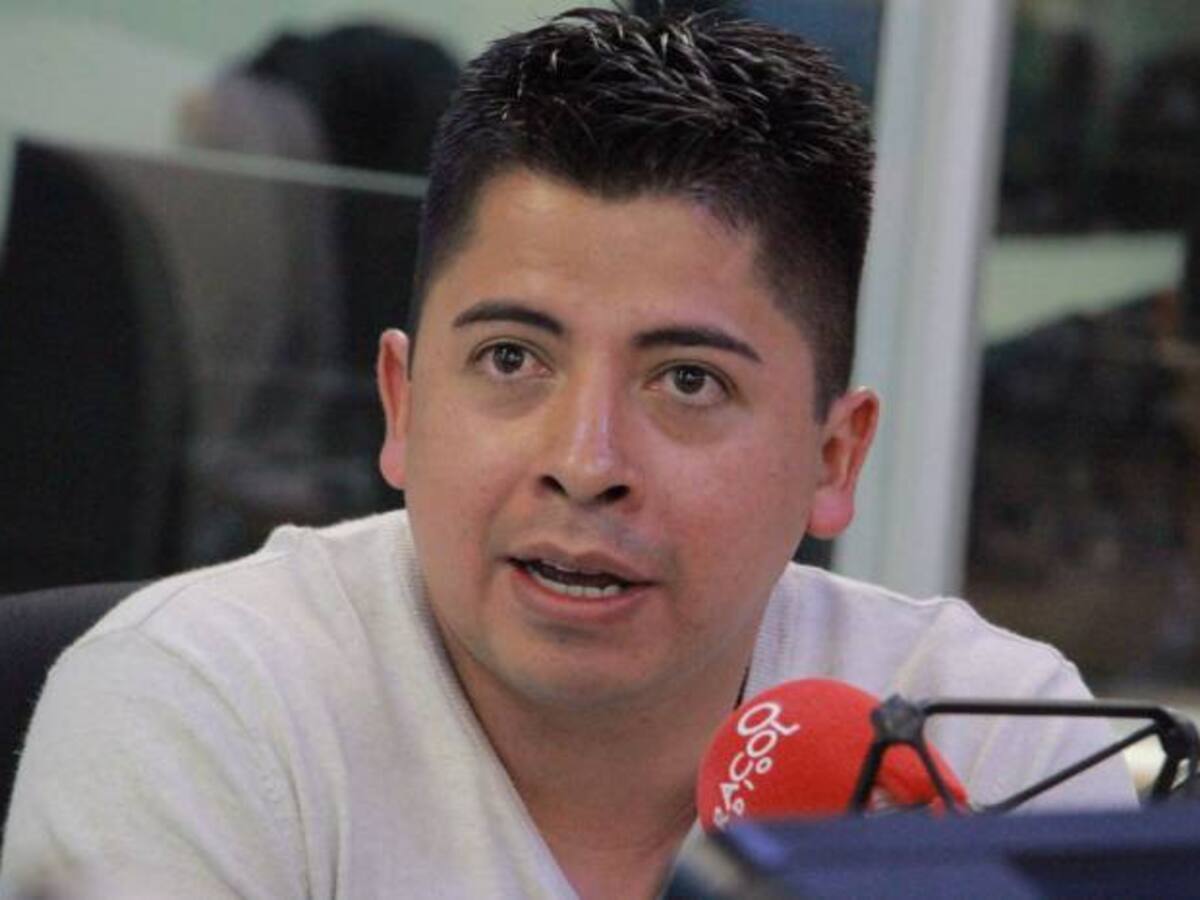 Vargas Lleras o no se ha leído los acuerdos o está diciendo mentiras: Ávila