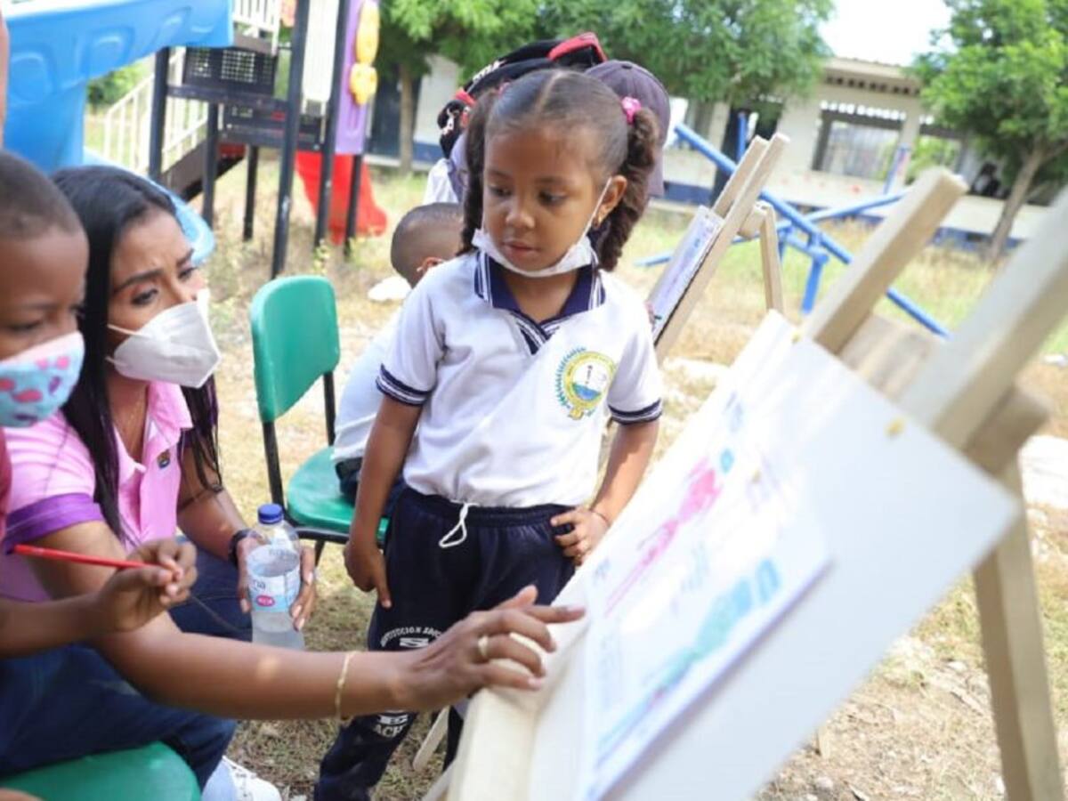 Gobernación de Bolívar conmemora el mes de la niñez con jornadas lúdicas
