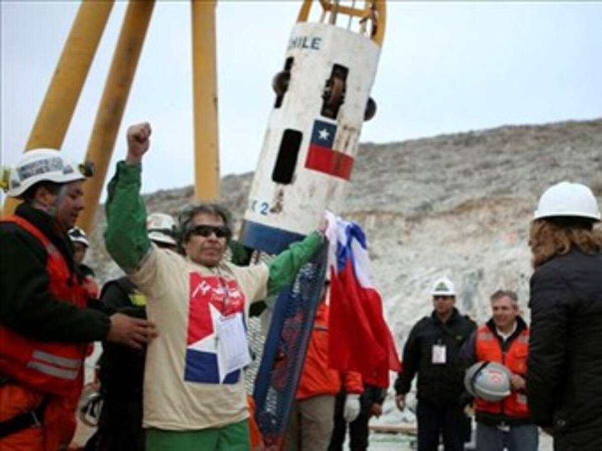 Exclusivo: Caracol Radio habló con Mario Gómez, uno de los 33 mineros rescatados en Chile