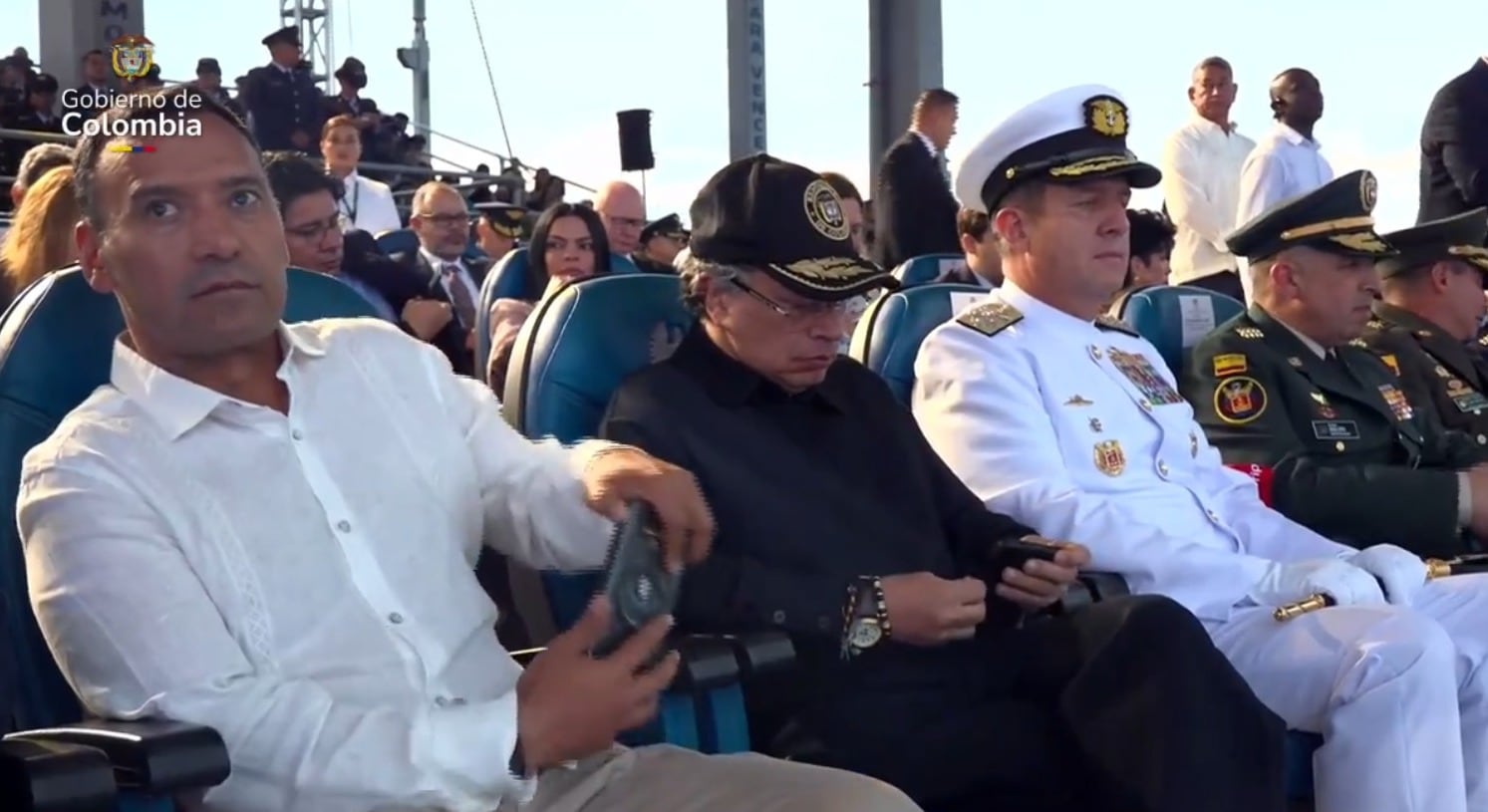 Durante la ceremonia en la Base Aérea de Cali se presentó el avión caza de combate Saab Gripen 39 de origen sueco.