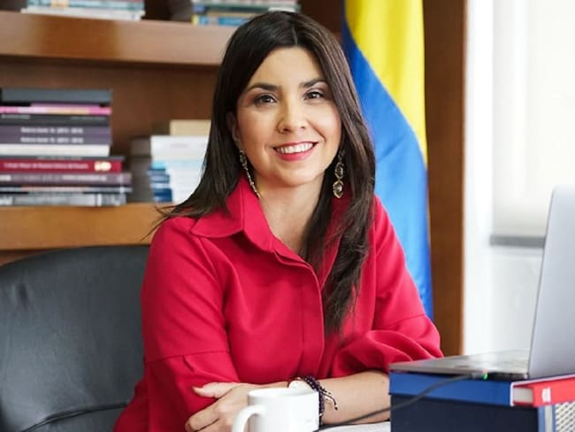 María Victoria Angulo, Ministra de Educación