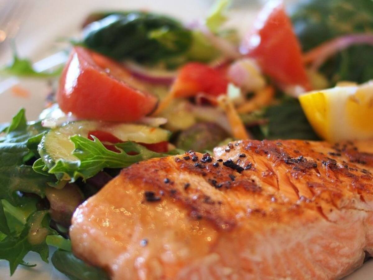 ¿Cómo bajar de peso sin dejar de comer?