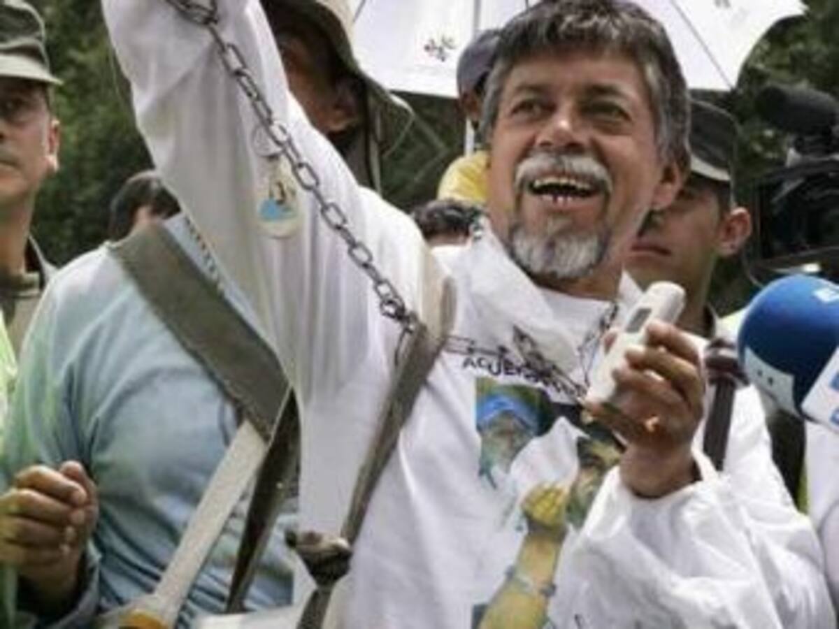 El profesor Moncayo llegó a la Plaza de Bolívar pero no se crucificó