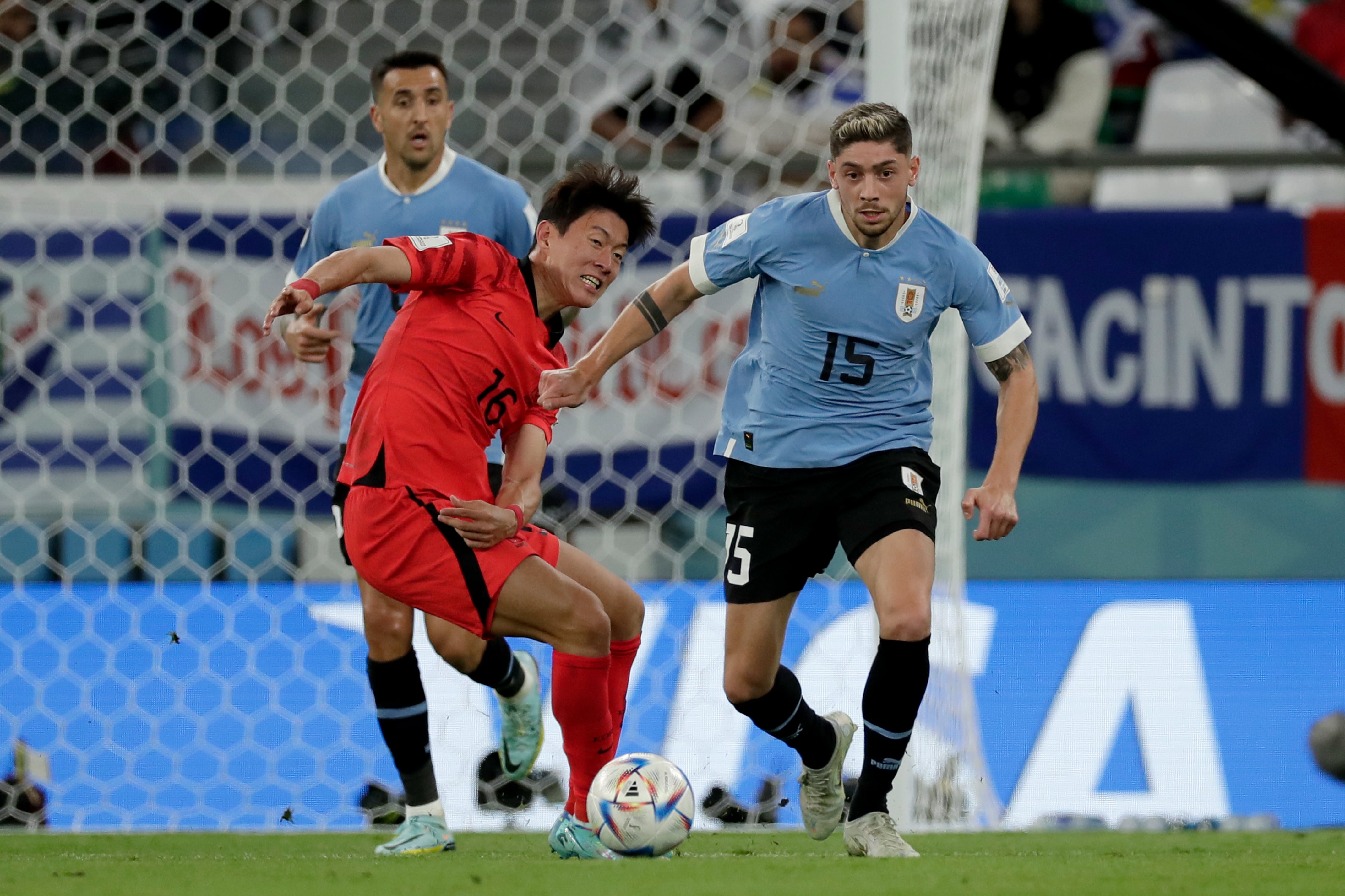 Fede Valverde, durante el duelo de Uruguay y Corea del Sur. (Photo by Dale MacMillan/Soccrates/Getty Images)