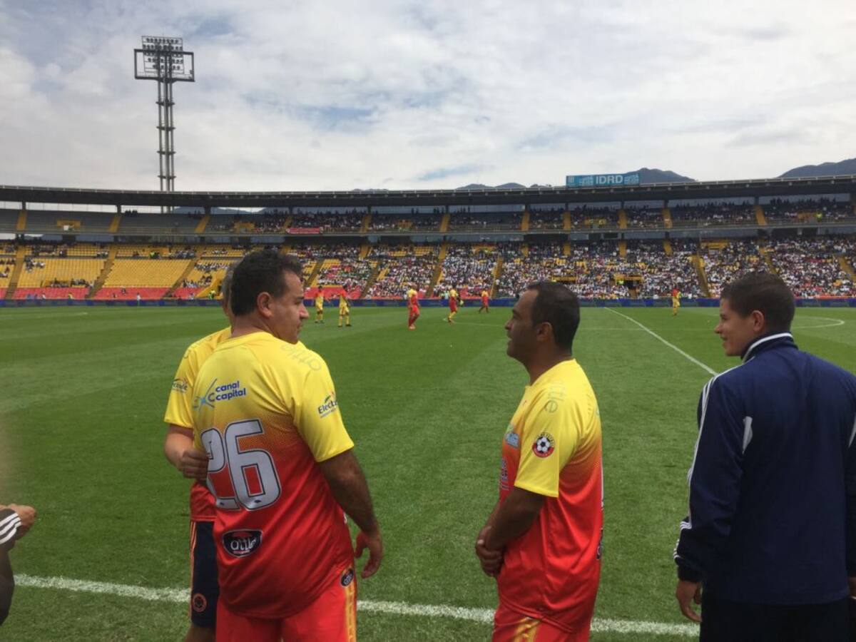 Bogotá cuenta con 5 equipos de futbol 3 en la A, Santa Fe, Millonarios FC y Equidad  y 2 en la B, Fortaleza y Bogotá FC.