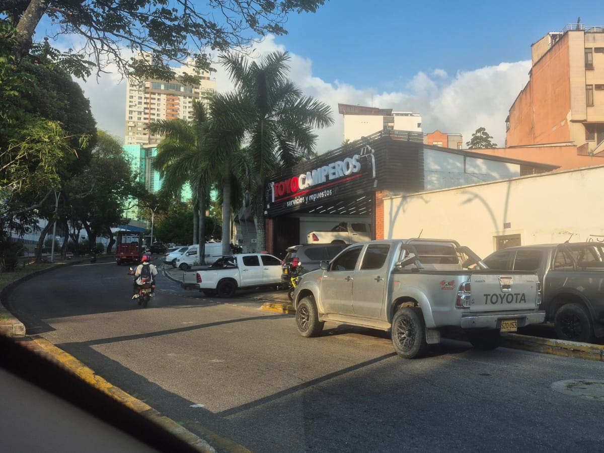 Sigue la invasión del espacio público y hasta las ciclorrutas en Bucaramanga