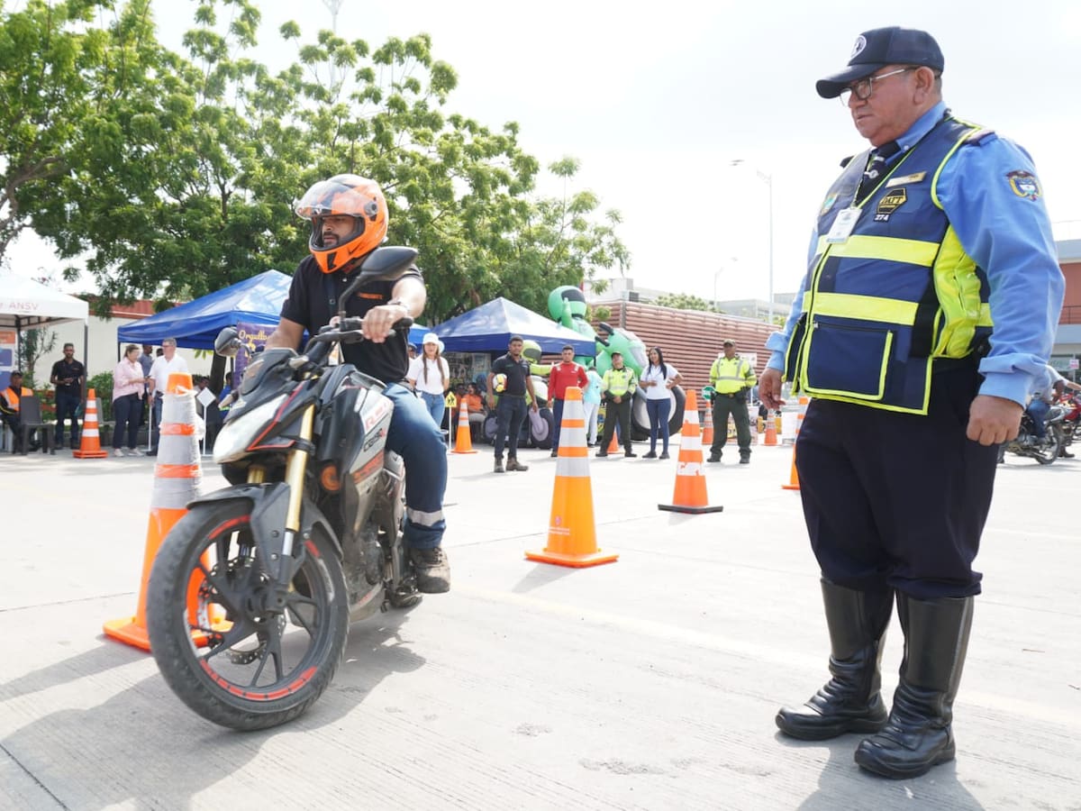 DATT lideró jornada de seguridad vial con motociclistas en Cartagena