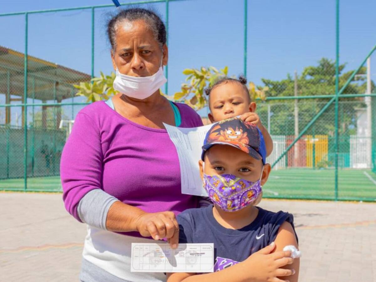 En Cartagena nueve de cada 10 habitantes ya inició su esquema de vacunación