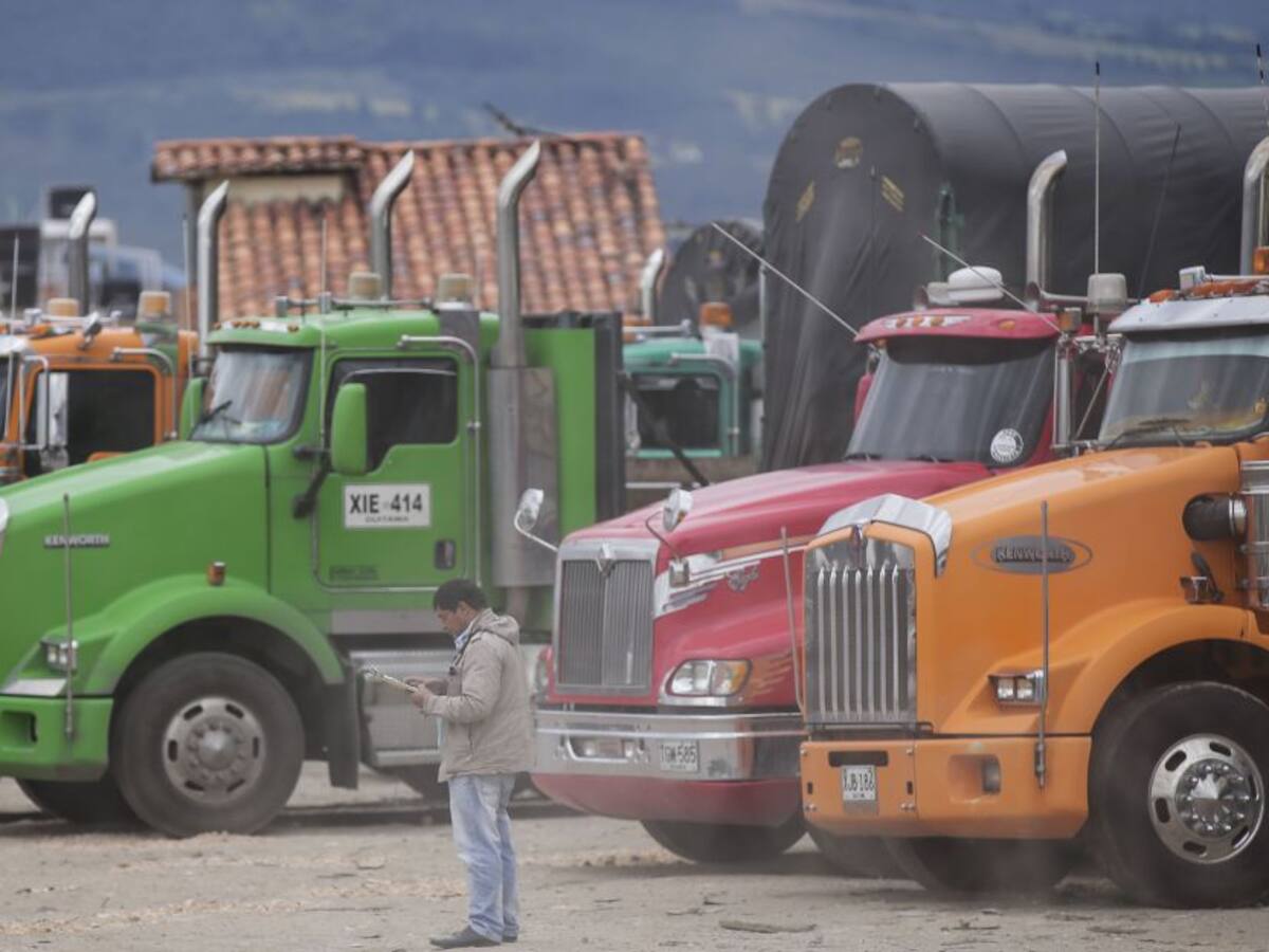 Transporte de carga sigue afectado por múltiples bloqueos en las vías
