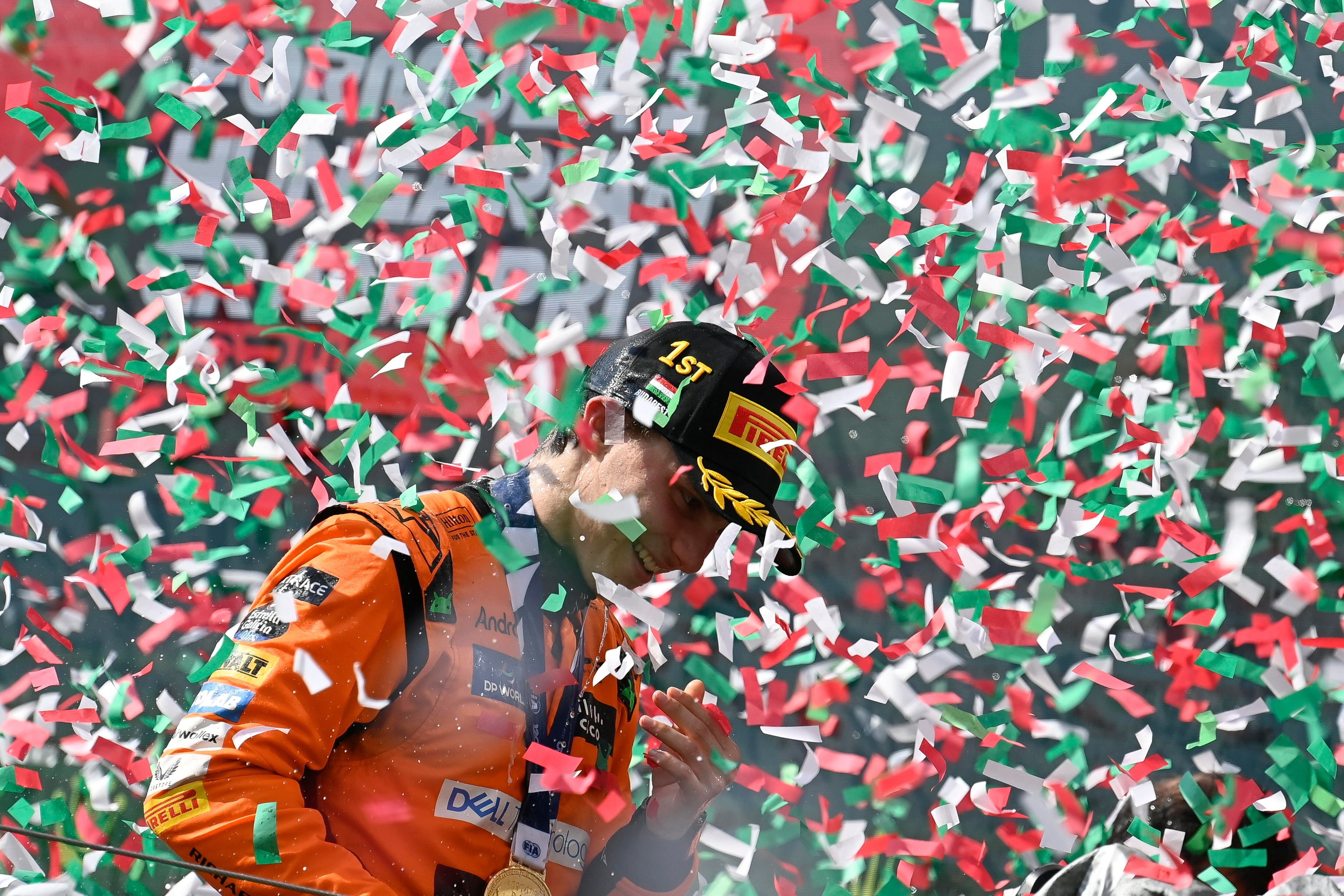 Osca Piastri celebra su primera victoria en la Fórmula 1. (Fórmula Uno, Hungría) EFE/Tamas Kovacs HUNGARY OUT